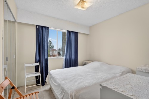 7290 11Th Avenue, Burnaby, BC 