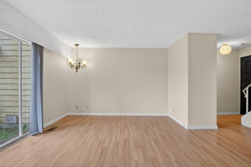 7290 11Th Avenue, Burnaby, BC 
