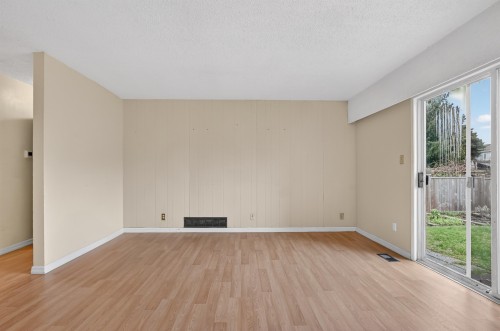 7290 11Th Avenue, Burnaby, BC 