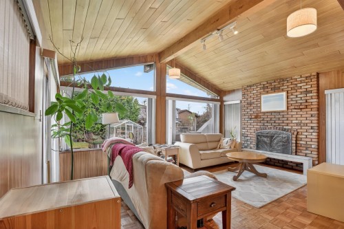 7290 11Th Avenue, Burnaby, BC 