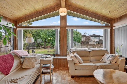 7290 11Th Avenue, Burnaby, BC 