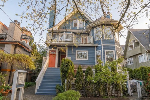 2427 6Th Avenue W, Vancouver, BC 
