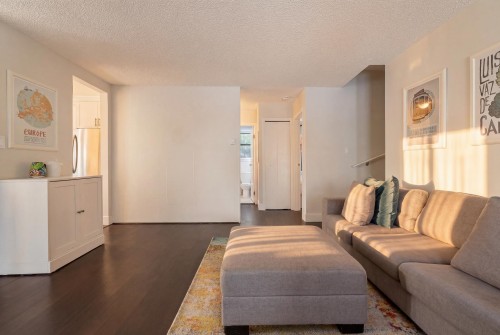 2427 6Th Avenue W, Vancouver, BC 
