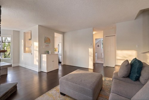 2427 6Th Avenue W, Vancouver, BC 