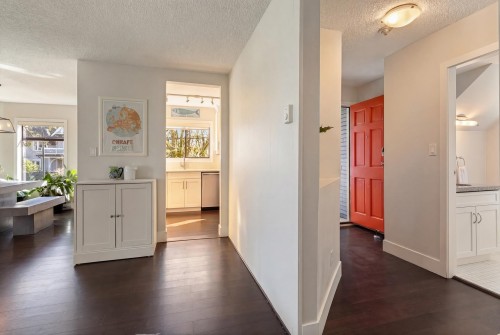 2427 6Th Avenue W, Vancouver, BC 