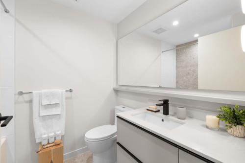 210-2015 St. Johns Street, Port Moody, BC 