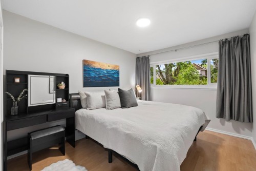 2036 Broadway E, Vancouver, BC 
