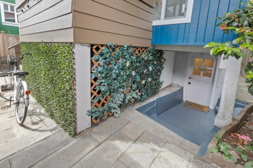 2036 Broadway E, Vancouver, BC 