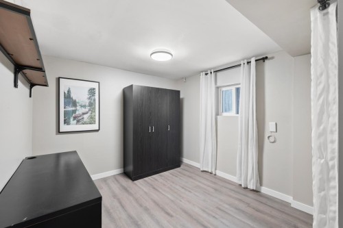 2036 Broadway E, Vancouver, BC 