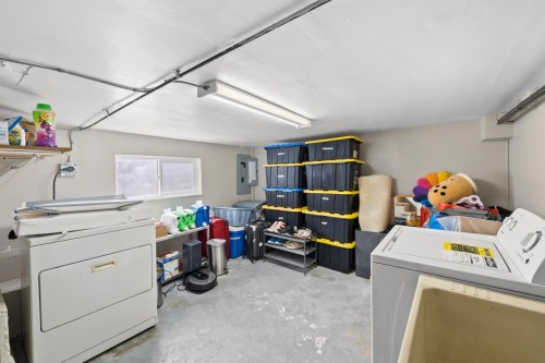2036 Broadway E, Vancouver, BC 