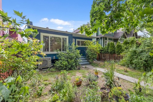 2036 Broadway E, Vancouver, BC 