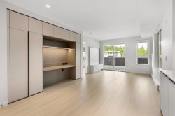 213-2015 St. Johns Street  Port Moody, BC V3H 0N5