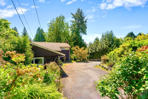 4704 Dogwood Lane, West Vancouver, BC 