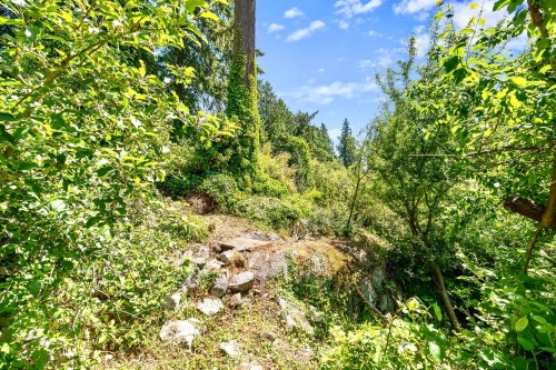 4704 Dogwood Lane, West Vancouver, BC 