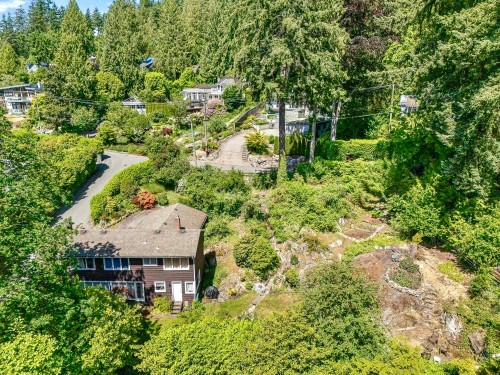 4704 Dogwood Lane, West Vancouver, BC 