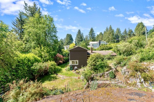 4704 Dogwood Lane, West Vancouver, BC 