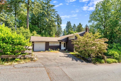 4704 Dogwood Lane, West Vancouver, BC 