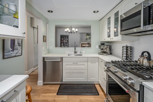 2413 5Th Avenue W, Vancouver, BC 