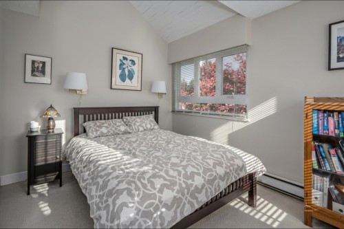 2413 5Th Avenue W, Vancouver, BC 
