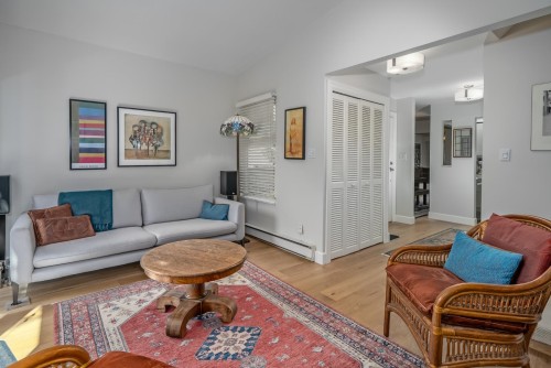 2413 5Th Avenue W, Vancouver, BC 