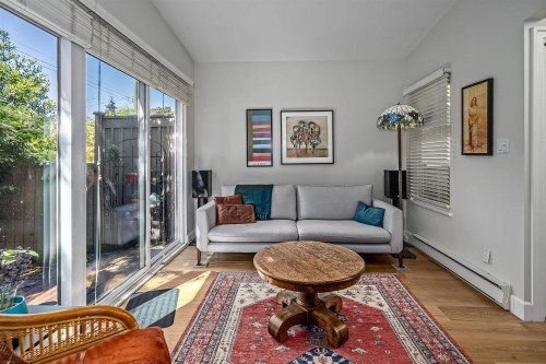 2413 5Th Avenue W, Vancouver, BC 