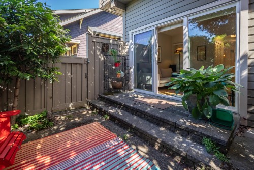 2413 5Th Avenue W, Vancouver, BC 
