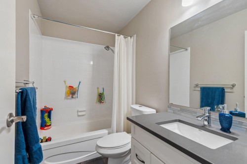 110-1210 Falcon Drive, Coquitlam, BC 