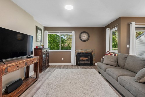 110-1210 Falcon Drive, Coquitlam, BC 