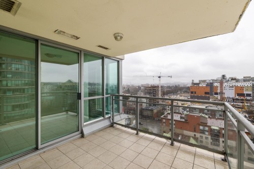 1703-120 Milross Avenue, Vancouver, BC 