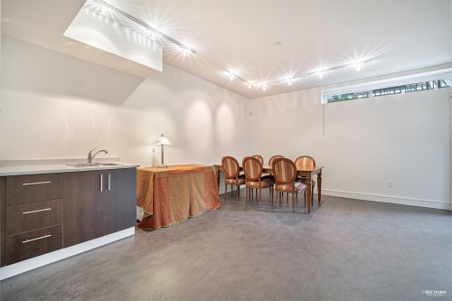 3853 14Th Avenue W, Vancouver, BC 