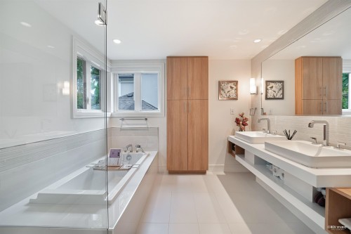 3853 14Th Avenue W, Vancouver, BC 