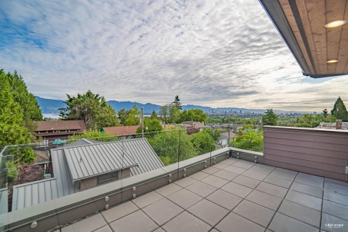 3853 14Th Avenue W, Vancouver, BC 