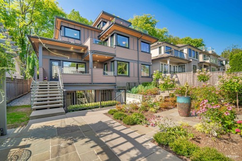 3853 14Th Avenue W, Vancouver, BC 