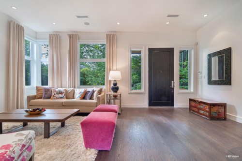 3853 14Th Avenue W, Vancouver, BC 