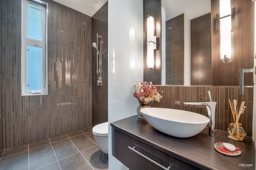 3853 14Th Avenue W, Vancouver, BC 
