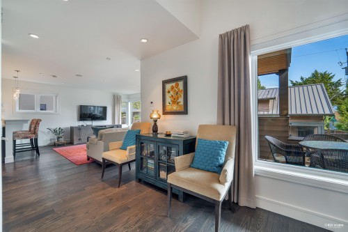 3853 14Th Avenue W, Vancouver, BC 
