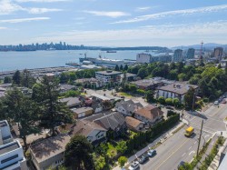 409-411-417-419 3rd Street ENorth Vancouver, BC V7L 1G3