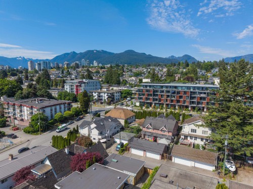 409-411-417-419 3Rd Street E, North Vancouver, BC 