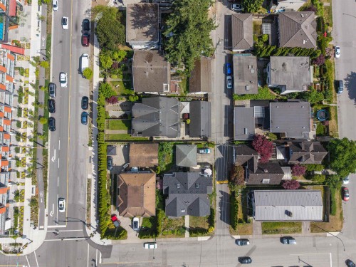 409-411-417-419 3Rd Street E, North Vancouver, BC 