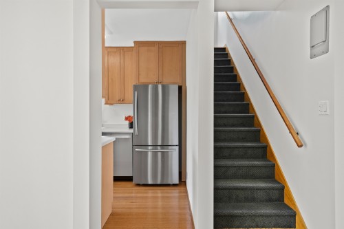 8-2296 39Th Avenue W, Vancouver, BC 