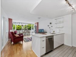 805-788 Hamilton Street  Vancouver, BC V6B 0E9