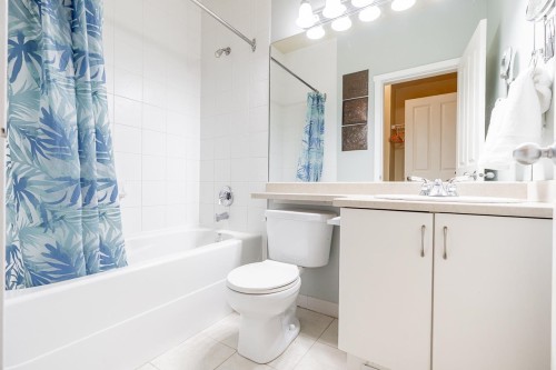 135-18 Jack Mahony Place, New Westminster, BC - Indoor Photo Showing Bathroom