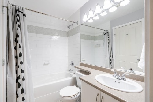 135-18 Jack Mahony Place, New Westminster, BC - Indoor Photo Showing Bathroom