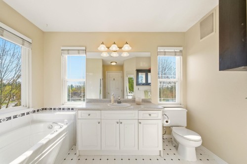 23800 Kanaka Way, Maple Ridge, BC 