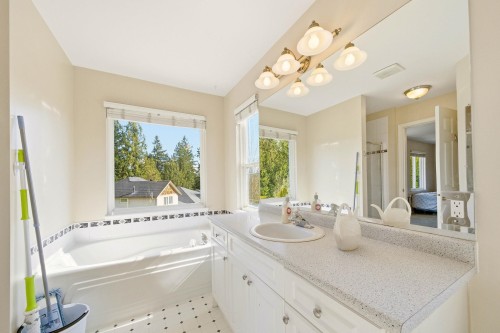 23800 Kanaka Way, Maple Ridge, BC 