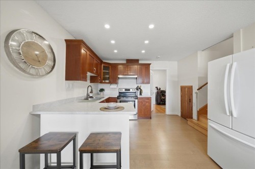 7694 Buller Avenue, Burnaby, BC - Indoor Photo Showing Kitchen