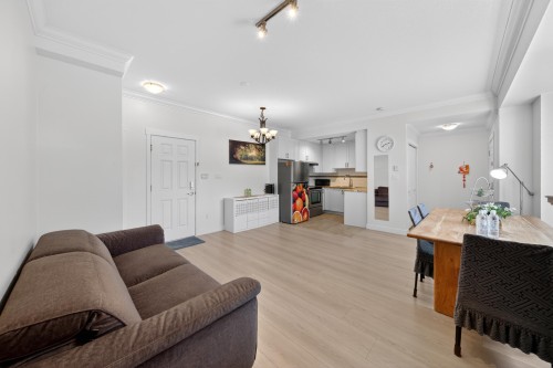 1-9700 No. 3 Road, Richmond, BC 