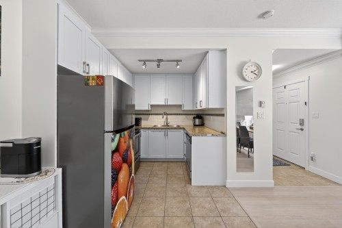 1-9700 No. 3 Road, Richmond, BC 