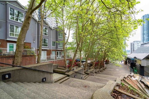 402-624 Agnes Street, New Westminster, BC 
