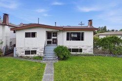 3063 Renfrew Street  Vancouver, BC V5M 3K7
